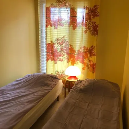 Upea Kohde Naesijaerven Rannassa * Τάμπερε