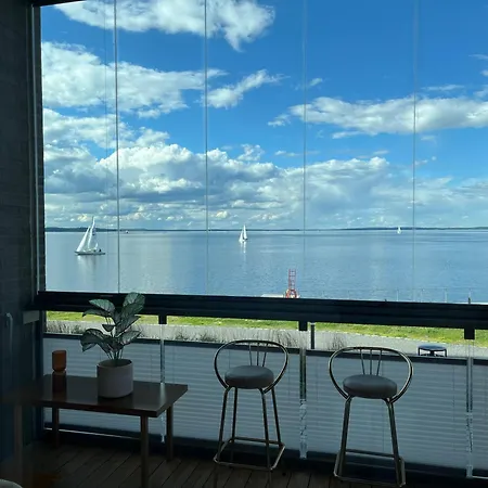 Upea Kohde Naesijaerven Rannassa Tampere